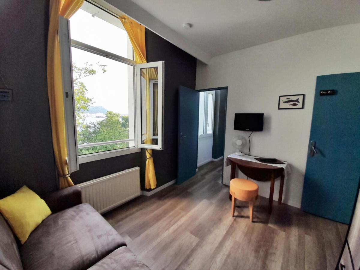 Villa-Chateau Les Terrasses - Tamaris, Plage Des Sablettes, Mer Au Bas De La Propriete 라센느쉬르메르 외부 사진