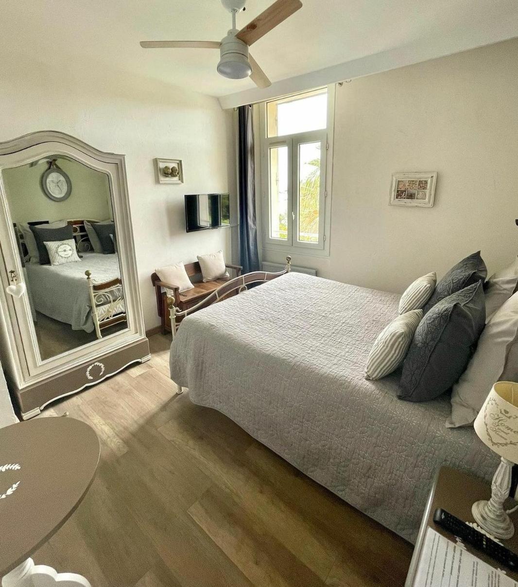 Villa-Chateau Les Terrasses - Tamaris, Plage Des Sablettes, Mer Au Bas De La Propriete 라센느쉬르메르 외부 사진