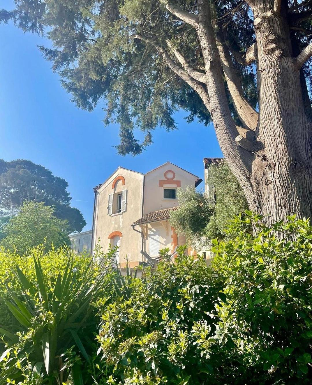 Villa-Chateau Les Terrasses - Tamaris, Plage Des Sablettes, Mer Au Bas De La Propriete 라센느쉬르메르 외부 사진